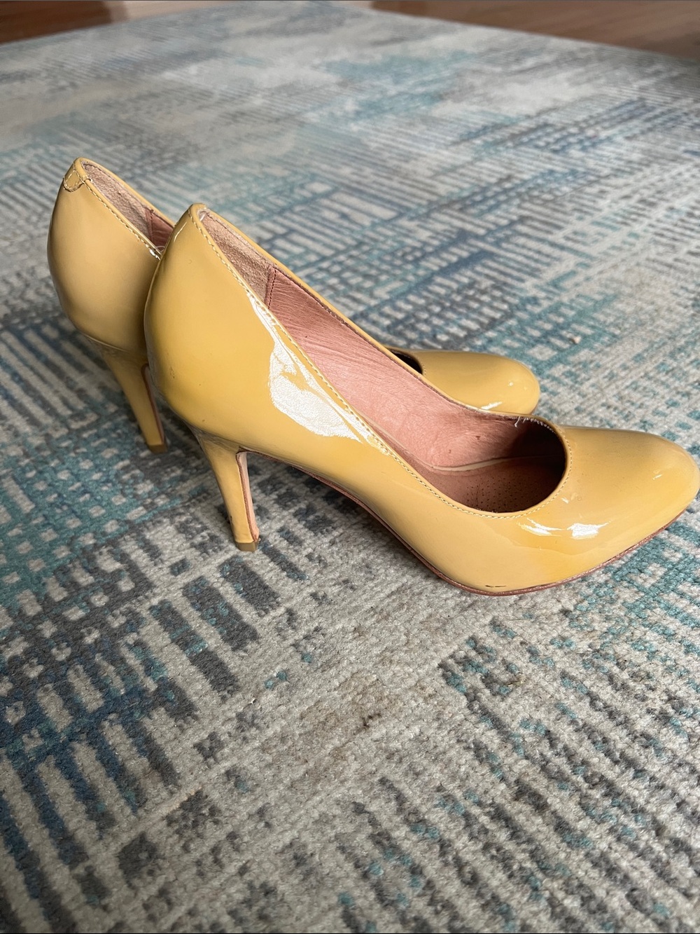 Corso Como Mustard Yellow Patent Leather Pumps Heels Size 8M